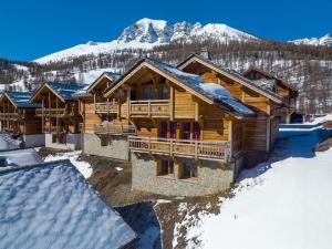 Chalets Chalet Mountainside avec sauna et jacuzzi a 200m des pistes : photos des chambres