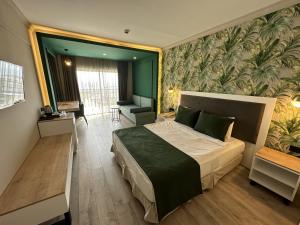 LOceanica Beach Resort