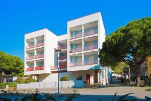 Appartamenti Urano with a family bedroom for 4 people and private locked garage