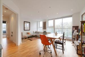 Apartment room in Regent's Canal View Apartment