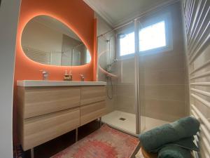 B&B / Chambres d'hotes Chambre d'hotes de Verdigne Piscine Parking Wifi : photos des chambres