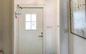 1 Bedroom Stunning Apartment In Sommen