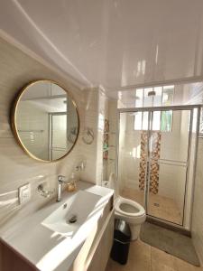 Apartamento duplex frente al mar con playa privada