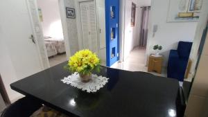 Ap 2 quartos suite wifi 30m da praia