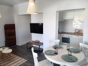 Apartment Isla with heated pool,center, near the beach