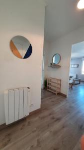 Appartements IRIS-12 Min aeroport PARIS ORLY - Arrivee autonome- Wifi & Parking gratuit : photos des chambres