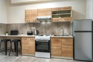 Ranias Deluxe Studios