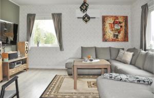 Stunning Home In Ed With Kitchen