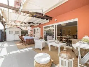 Lisbon Coast, 3 bedroom apartment with large terrace - Cruz Quebrada