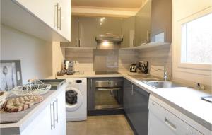 Cozy Apartment In Tourgéville With Wifi