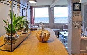 Cozy Apartment In Tourgéville With Wifi