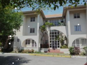 Modern Apartment at the Worthington