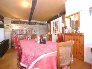 Maisons de vacances Nice holiday home with private swimming pool near Valence : photos des chambres