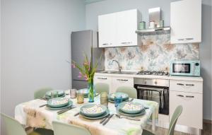 Beautiful Home In Pozzallo Rg