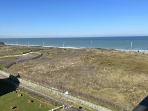 Appartement 2 pièces avec balcon et accès direct plage à Cabourg, animaux admis - FR-1-487-352