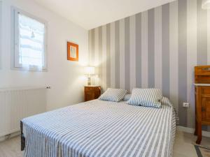 Appartement lumineux au port de plaisance, à 200m de la plage avec parking et commerces à proximité - FR-1-2-425