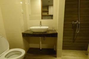 Tower A, 9th Floor, No 11 in Lubuk Baja Favehotel, Apartment in Nagoya Thamrin City