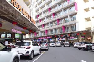 Tower A, 9th Floor, No 12 in Lubuk Baja Favehotel, Apartment in Nagoya Thamrin City