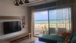 Beachfront High Standard Flat