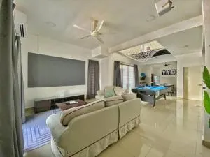 Shah Alam Setia Alam SCCC 3 Storey Semi D 13 Pax - 莎阿南