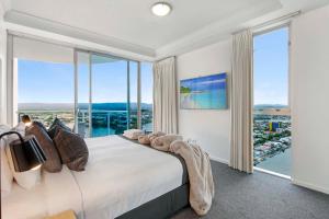 Chevron Renaissance - Self Contained & Privately Managed Apartments