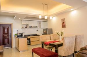 Lux Suites Oasis of Peace Apartments