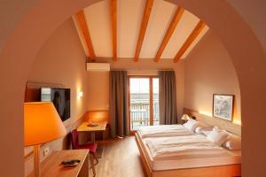 Small Apartment with Balcony room in Ansitz Waldner Oberwirt