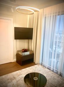 New luxury apartment & free parking