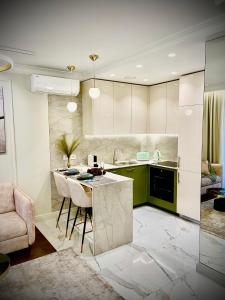 New luxury apartment & free parking