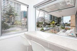 Freddies Pet-Friendly Apt Steps to Beach