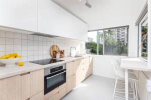 Freddies Pet-Friendly Apt Steps to Beach