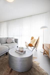 Freddies Pet-Friendly Apt Steps to Beach