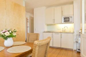 Villa Artemis, 10 Patras