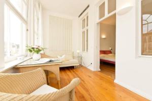 Villa Astrid, T1 Düsseldorf