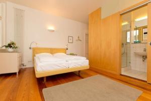 Villa Astrid, T1 Köln