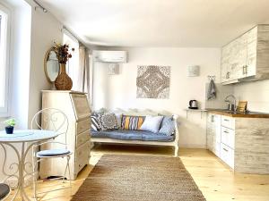 Marys Melodies at Corfu Old Town