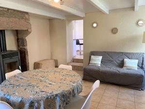 Maison de pêcheur avec terrasse, à 450m de la plage et proche commerces à Trégastel - FR-1-368-363