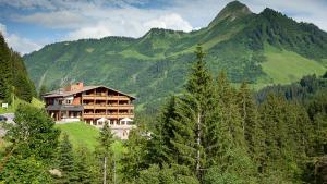 Das alpine Lifestyle Berghotel Madlener