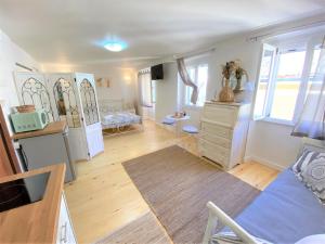 Marys Melodies at Corfu Old Town