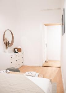 Scandi Custom 2-BDR Apartment