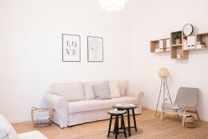 Scandi Custom 2-BDR Apartment