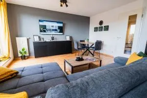Deluxe Apartment I Klimaanlage I Tiefgarage I Balkon I WLAN - Sülzetal