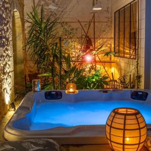Villas Villa 5 etoiles, deux piscines interieure et exterieure chauffees, spa, sauna - Prives : photos des chambres