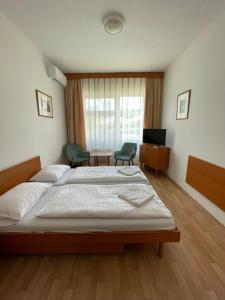 Premium Twin Room room in Hello Balcsi Panzió