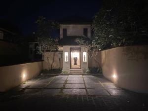 Biệt Thự 3 Phòng Ngủ (Three-Bedroom Villa)