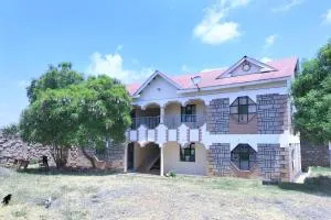 Lux Suites Chief Engineer Apartment Mwingi - Kathera