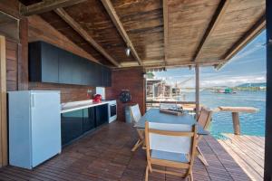 Zoja House