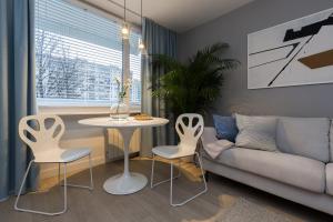 Apartament Bielany 3 min from metro with 5-meals per day customisable diet catering and free parking