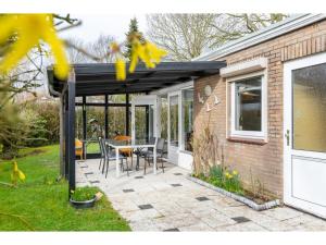 Holiday Home near Veerse Meer with Garden
