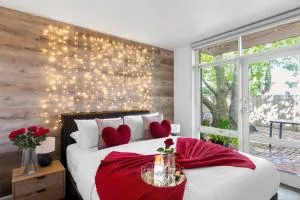 Romantic Retreat with Garden - Prahran